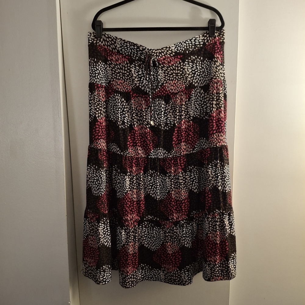 Emma James Women's Black and Pink A-Line Skirt